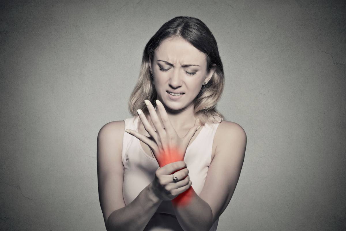 featured image for article about how to tell nerve pain from other types of pain